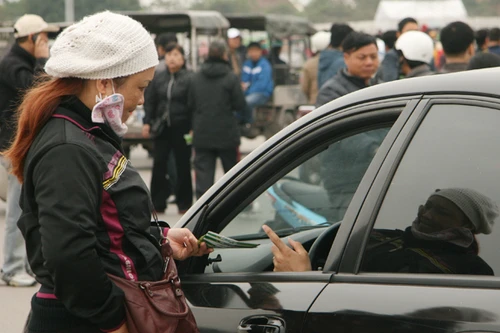 3 triệu đồng/cặp vé đẹp xem trận Việt Nam - Malaysia, giá vé chợ đen tăng phi mã