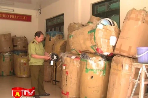 Phạt nặng đối tượng bán mũ bảo hiểm kém chất lượng