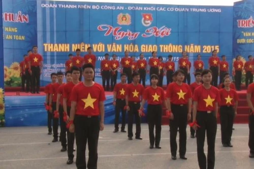 Sôi nổi "ngày hội thanh niên với văn hóa giao thông" năm 2015