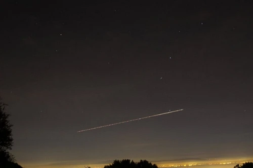 Vệt sáng của tên lửa Nga khiến nhiều người Mỹ tưởng là mưa sao băng 