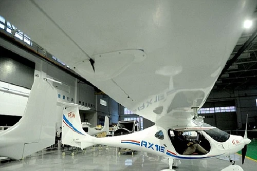 Trung Quốc cấp phép sản xuất chiếc máy bay chạy bằng pin đầu tiên 