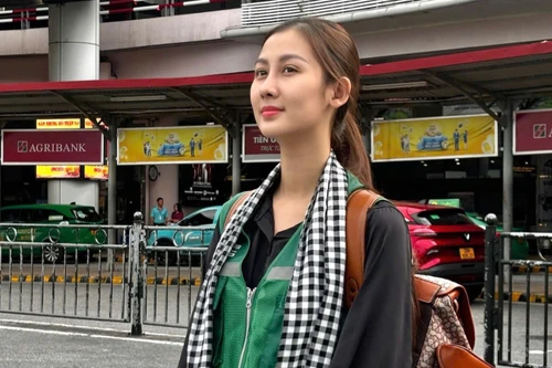 Việc làm đầu tiên của Hoa hậu Quế Anh sau hơn một tháng đăng quang