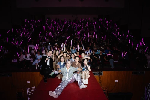 Ca sĩ trẻ nghệ danh HÚH trình làng album 10 ca khúc tự sáng tác