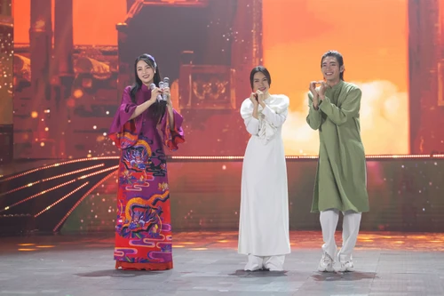 Á hậu Thụy Vân: "Sau cánh gà, tôi không dám nói chuyện nhiều với Mỹ Tâm"