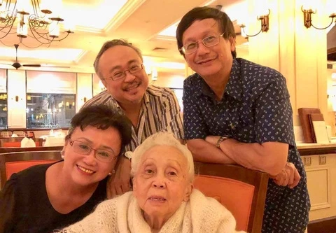 NSND Đặng Thái Sơn ngạc nhiên vì có gần 8 triệu clip mẹ mình chơi đàn được phát tán trên không gian mạng