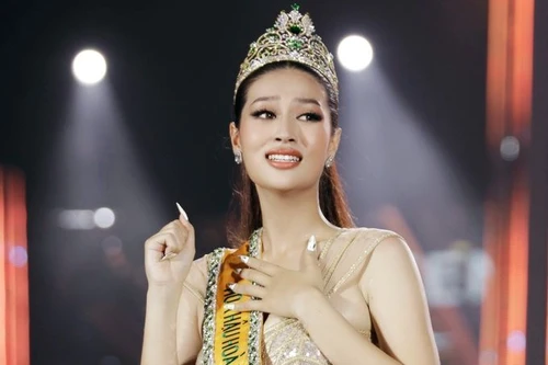 Hoa hậu Thiên Ân học làm bánh mì để đóng phim chiếu rạp dịp Tết 2025