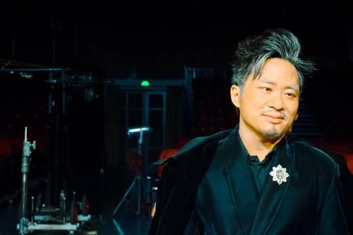 Sau bài hát về phụ nữ, Tùng Dương khiến nhiều người rơi nước mắt với ca khúc về đàn ông 