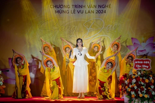 Xúc động chương trình nghệ thuật "Sáng đạo trong đời" mừng lễ Vu Lan 2024