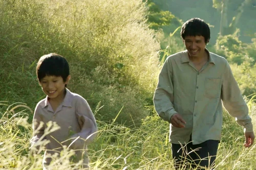 Đạo diễn Lương Đình Dũng tiết lộ lý do đưa phim điện ảnh "Cha cõng con" quay lại rạp chiếu vào mùa hè 2024