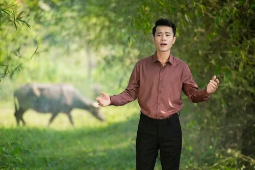 Cuộc đời như phim của nam ca sĩ xứ Nghệ - Lê Vĩnh Toàn