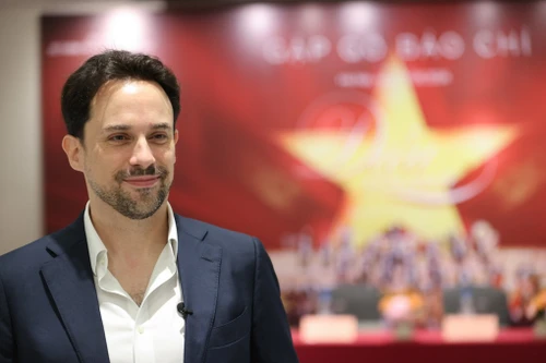 Nhạc trưởng Pháp tham gia chương trình hòa nhạc quốc gia "Điều còn mãi 2024" tại Hà Nội