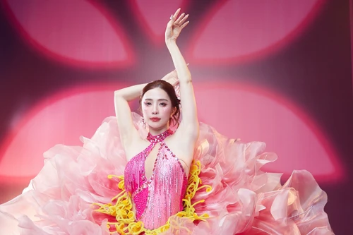 Quỳnh Nga tiết lộ lý do đưa hoa mẫu đơn lên sân khấu "Bước nhảy Hoàn vũ 2024"