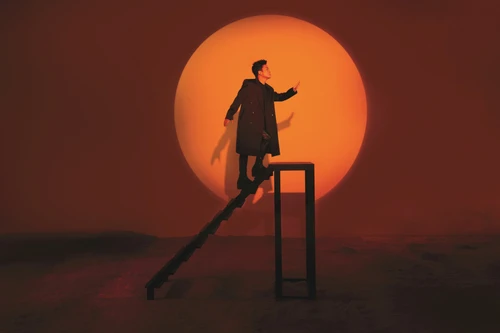 Tùng Dương gây "choáng" với album mới "Đa vũ trụ"