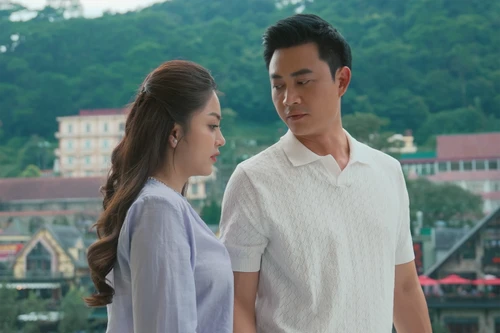 Ca sĩ Khánh Thy hát ca khúc phổ thơ Nồng Nàn Phố nói về "hôn nhân không tình yêu"