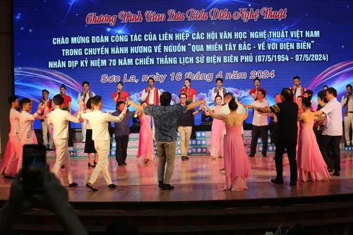 Sôi nổi các hoạt động hướng về 70 năm chiến thắng lịch sử Điện Biên Phủ