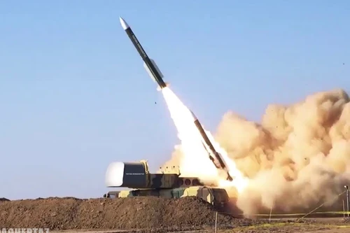 [ẢNH] Tên lửa 'sấm sét' Iran khiến Mỹ uất hận mạnh cỡ nào?