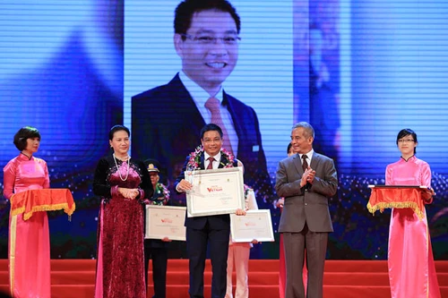Vinh Quang Việt Nam lần thứ XII: Chủ tịch HĐQT VietinBank Nguyễn Văn Thắng tự hào được tôn vinh