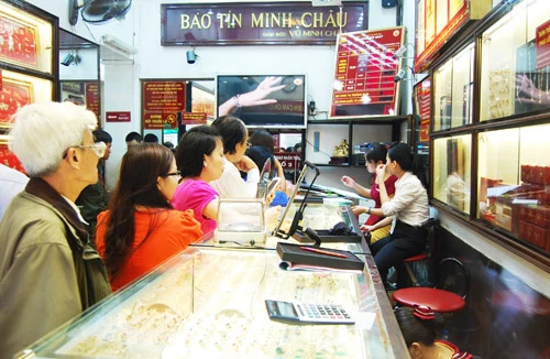 Đầu tuần giá vàng tăng nhẹ, giao dịch vẫn sôi động