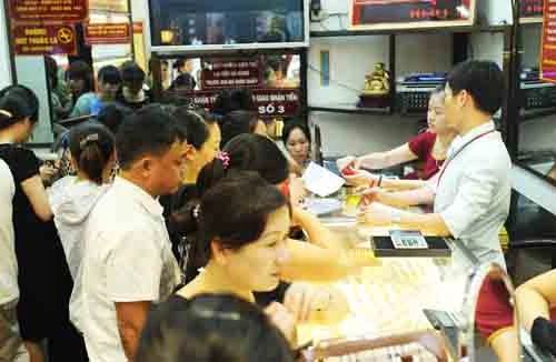 Giá vàng đồng loạt tăng mạnh