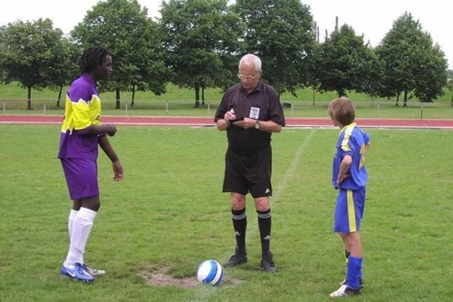 Lukaku, từ cậu bé quá khổ đến kỷ lục gia chuyển nhượng