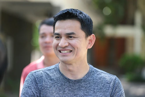 HLV Kiatisak: "Nếu gặp Lee Nguyễn, tôi sẽ không nói chuyện bóng đá"