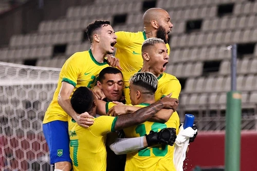 Lần thứ 3 liên tiếp vào chung kết Olympic, Brazil đụng Tây Ban Nha