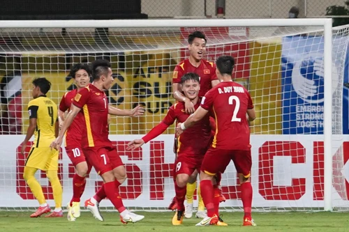 Quang Hải và Công Phượng rực sáng, ĐT Việt Nam đè bẹp Malaysia