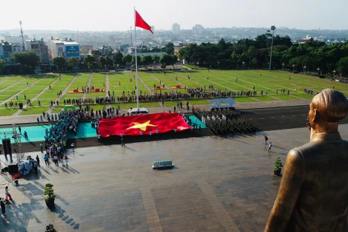 Cảm xúc trào dâng tại Lễ Thượng cờ giữa Tây Nguyên đại ngàn