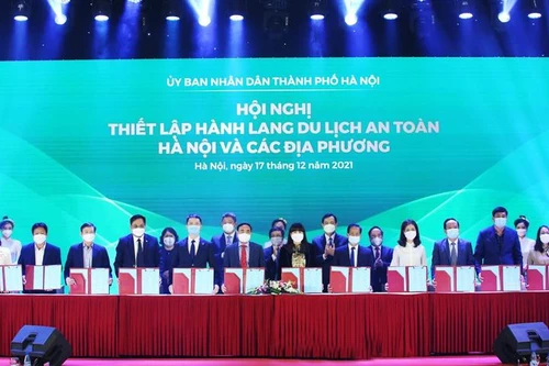 Khơi thông hành lang du lịch an toàn giữa Hà Nội và 11 tỉnh, thành phố