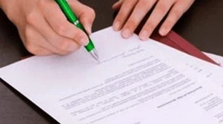 Sử dụng bằng đại học giả để xin việc có thể bị xử lý hình sự