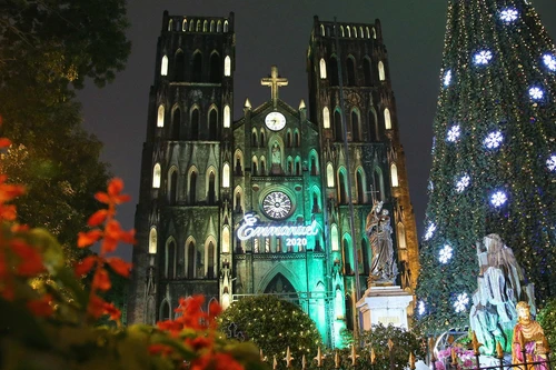 Hà Nội lung linh đón Giáng sinh