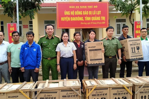 Hỗ trợ kịp thời, hiệu quả giúp người dân vùng lũ sớm ổn định đời sống