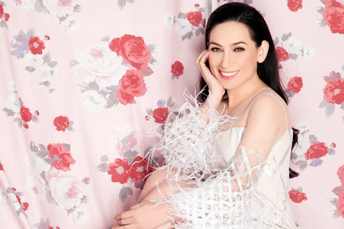 Ca sĩ Phi Nhung: Tôi không muốn làm con rối trong tay đại gia