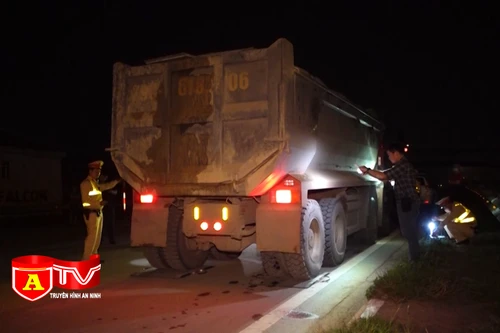 Tổ công tác đặc biệt xử lý xe quá tải trên địa bàn TP Hà Nội