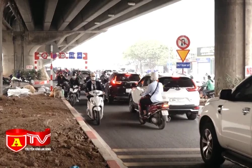 Khó khăn trong xử lý vi phạm giao thông tuyến đường Nguyễn Xiển 