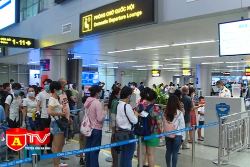 Thí điểm ứng dụng CCCD gắn chíp xác thực hành khách tại sân bay Nội Bài