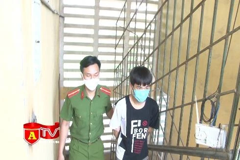 Mua tiền giả trên mạng xã hội để thanh toán đơn hàng thật