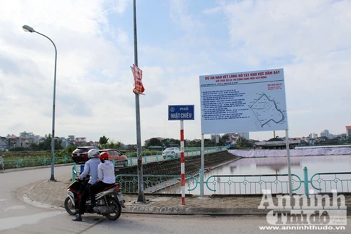 Xôn xao chuyện be bờ, làm đường “lấp” hồ Tây