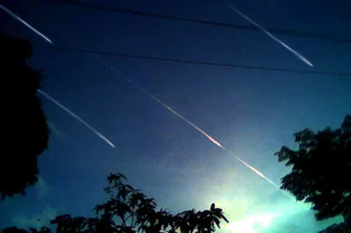 Đêm nay có mưa sao băng Lyrids, nhìn được bằng mắt thường