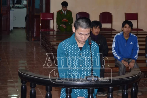 Thù dai, rình vụt đối thủ đến gẫy gậy, vỡ đầu