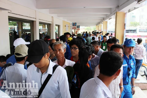 Đoạn trường thi cử dưới cái nóng 38 độ C kinh người