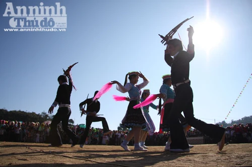 Cầu phúc, cầu mệnh trong lễ hội gầu tào của đồng bào Mông