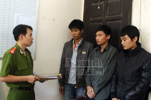 Bắt nhóm thanh niên ném Phó Công an xã chấn thương sọ não