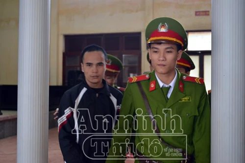 Tội nghiệp bé gái bị gã hàng xóm hãm hiếp đau đớn