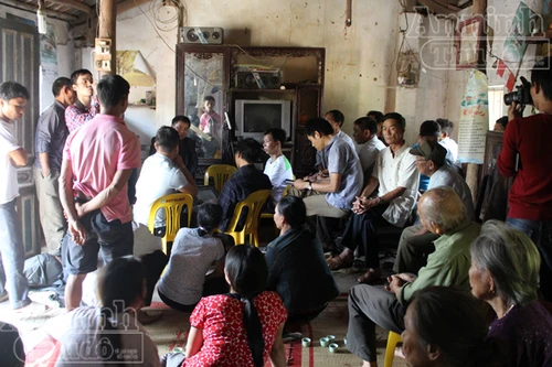 Bố nghi phạm tự đào huyệt chôn mình khi biết con trai là kẻ giết người