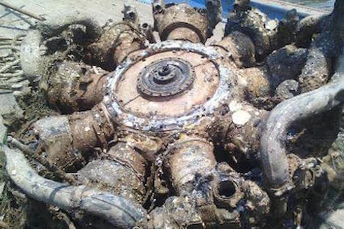 Ngư dân phát hiện vật thể lạ nghi động cơ máy bay