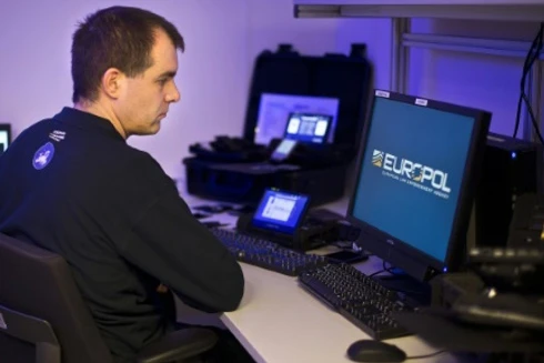 Chiến dịch truy quét tội phạm ấu dâm trực tuyến của Europol