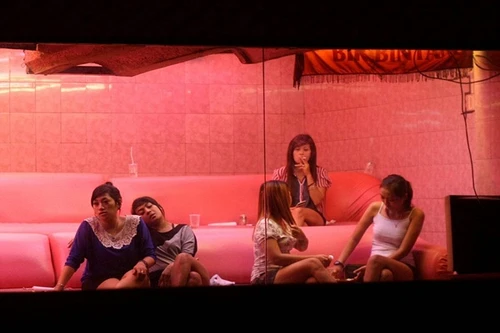 Dịch vụ mại dâm kỳ dị trong thế giới tình dục ngầm ở Indonesia