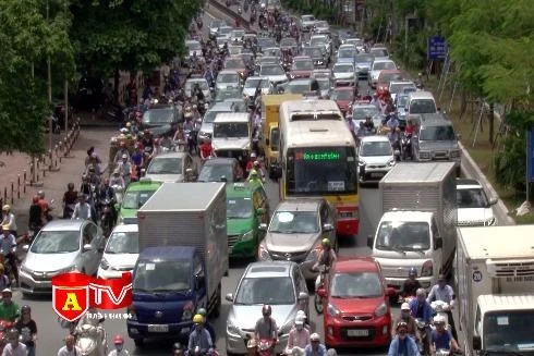 Hà Nội: Điều chỉnh giờ học, giờ làm để giảm ùn tắc