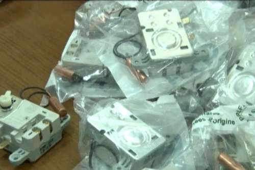 Triệt phá đường dây làm giả bộ ổn định nhiệt bình nóng lạnh nhãn hiệu AMTs, Ariston